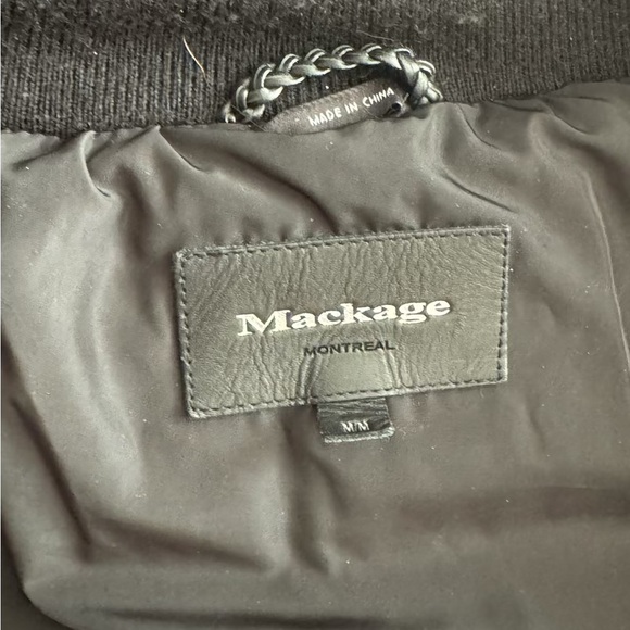 Authentic Mackage Women’s Winter Coat Medium with Leather and Fur Detailing - Picture 10 of 12